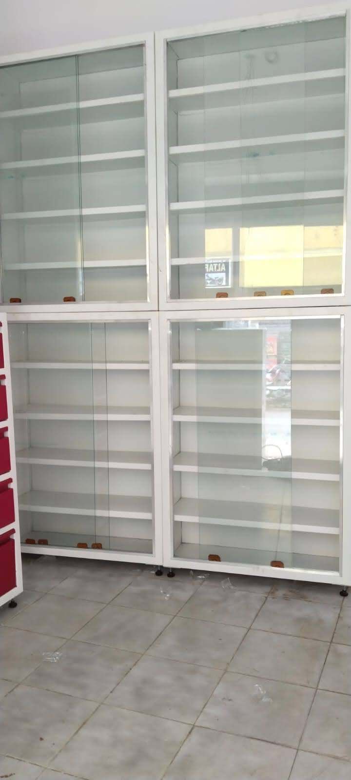 Apollo pharmacy rack